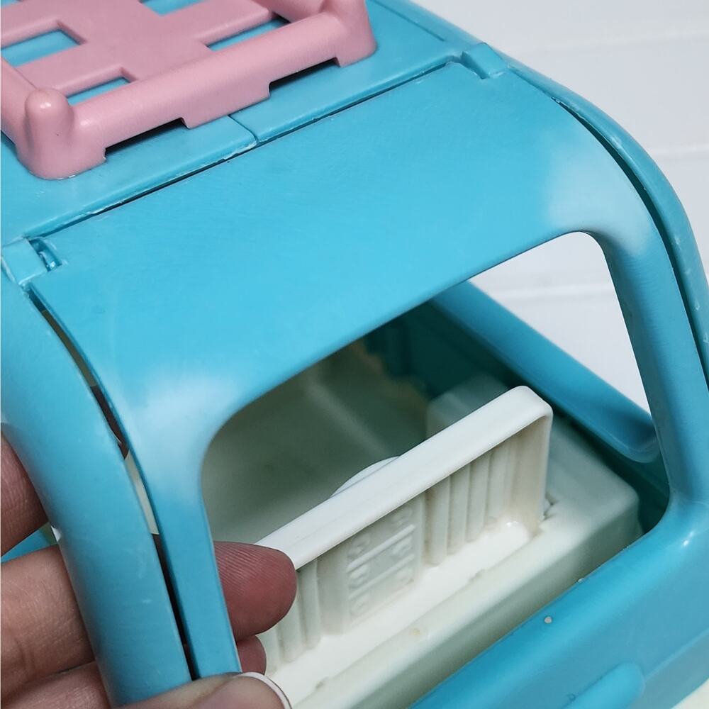 Vintage Fisher-Price 1993 Loving Family Blue Minivan - Picture 9 of 9